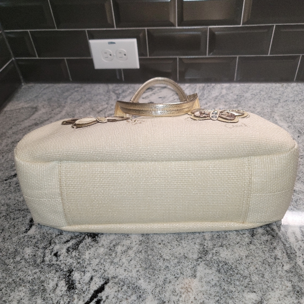 Handbag - Picture 8 of 9